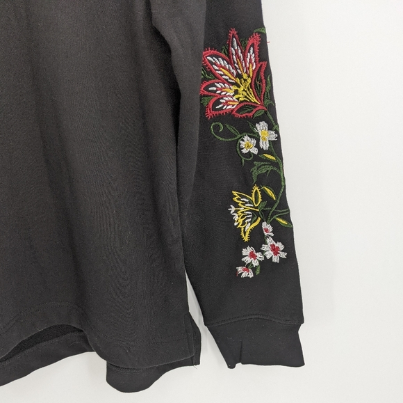 Hazel Stitch Fix Embroidered Kimberli Sweatshirt - Picture 4 of 12